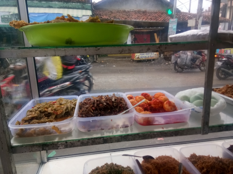 Dok. Pribadi: Aneka lauk pauk.