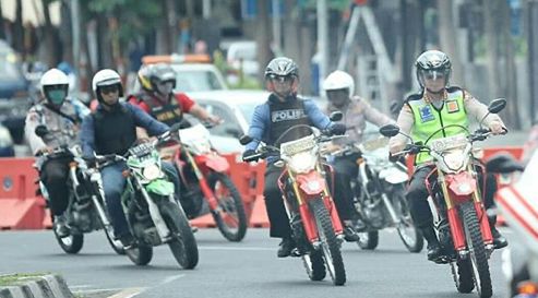 Jurus Jitu Kapolrestabes Surabaya, Massa Demo Tolak Omnibus Law Di Surabaya Kondusif