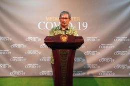 Erika Juru bicara pemerintah untuk penanganan virus corona Achmad Yurianto dalam konferensi pers di Istana Kepresidenan, Jakarta Pusat, Sabtu (7/3/2020) | sumber: KOMPAS.com/Dian 