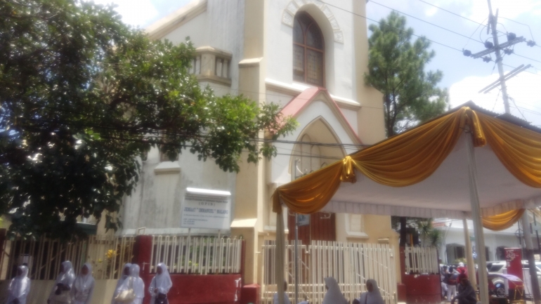 Gereja tutup sementara hingga acara haul akbar selesai (DokPri)
