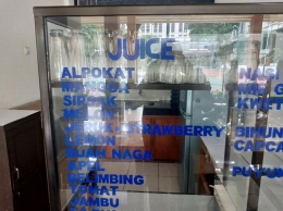 Pengelola kantin yang biasa melayani permintaan minuman juice terpaksa tutup sementara. | Dokpri
