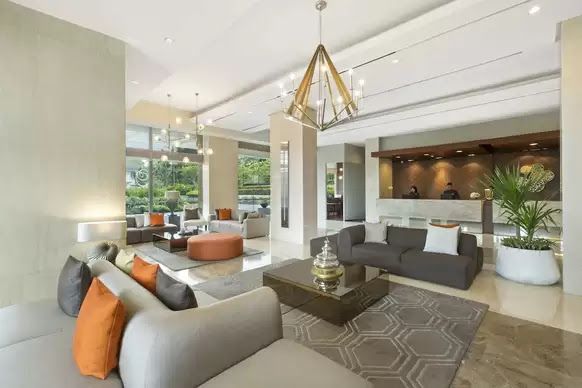 Staycation di apartemen (sumber: www.traveloka.com) 