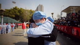 Selebrasi para medis di China. Sumber foto: the Hill.com