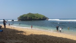 Pantai Sadranan di Gunung Kidul, Yogyakarta (Sumber: Kompasiana.com/Elde) 