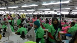 Buruh pabrik tekstil terancam PHK [detik.com]