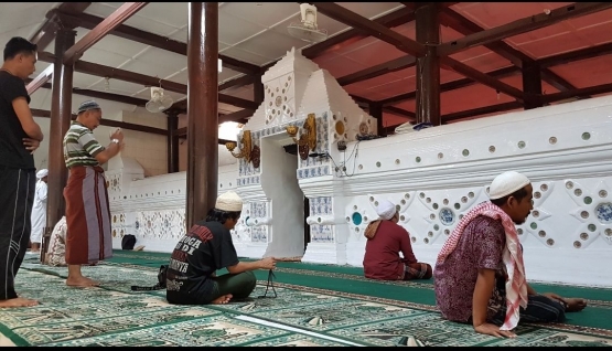 Masjid di komplek makam Sunan Gunung Jati (dok.pri)