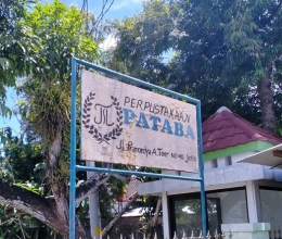 Berkunjung ke rumah sastrawan Soesila Toer, sekaligus menengok koleksi perpustakaan Pataba| Sumber: Dokumen Pribadi