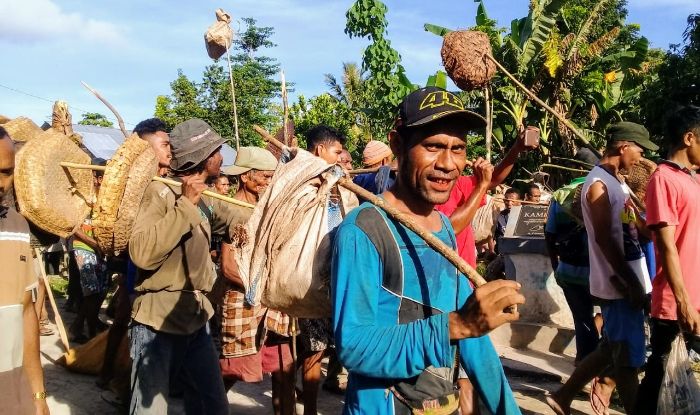 Napoen Ma’fena yang dilakukan masyarakat Bani-Bani di Malaka, NTT dimaksudkan agar segala beban berat berupa penyakit yang tengah mewabah yakni Covid-19 akan berakhir bahkan tidak sampai atau tidak terjangkit pada masyarakat setempat|. Dok.CIk