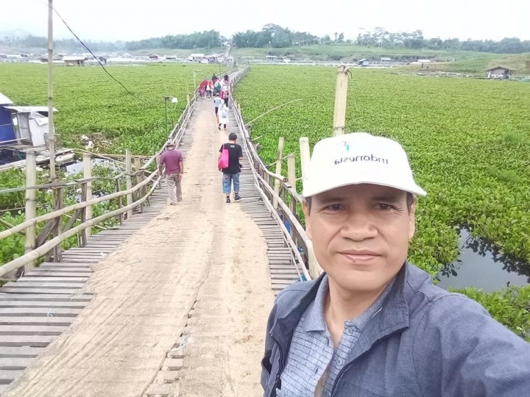 Jembatan apung Waduk Saguling jadi destinasi wisata yang menarik.|dokpri