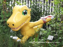 Dokumentasi pribadi | Si baby dinosaurus Digimon ini, muncul disemak2 museum, dengan tempat duduk yang bergambar baby dinosaurus Digimon