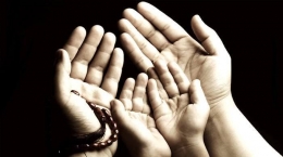 berdoa dan berdzikir sebagai refleksisumber gambar : tribunnews
