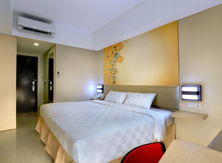 Kamar Deluxe yang nyaman di Cordela Hotel Cirebon (foto: omegahotelmanagement.com)