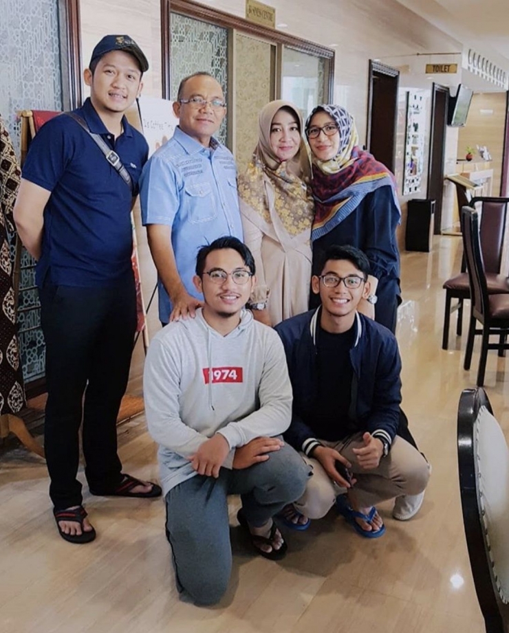 Bupati Berau, H. Muharram dengan keluarga | dokpri