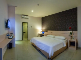 Deluxe room- www.omegahotelmanagement.com