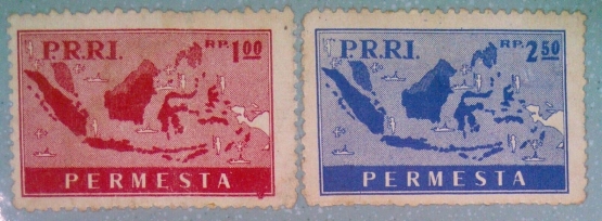 Dua dari satu set terdiri dari empat prangko PRRi-Permesta yang dicetak seadanya. (Foto: koleksi pribadi)