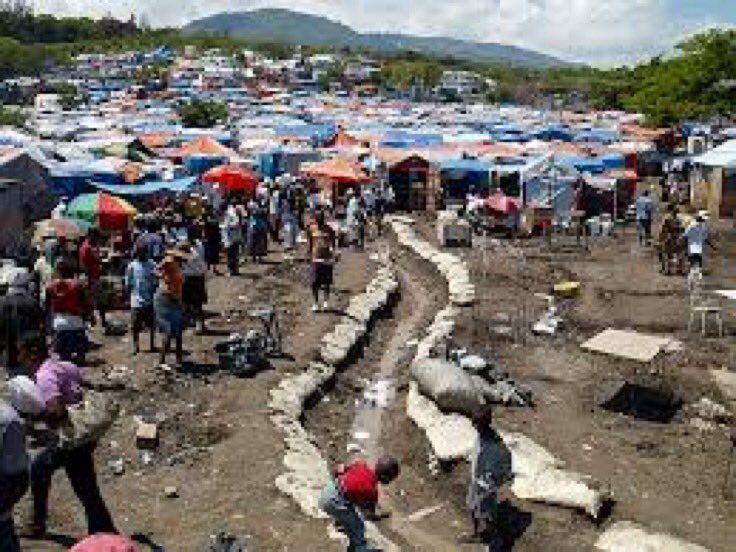 Salah satu dari ribuan perkampungan kumuh di Negara Haiti. @JohnKStahlUSA