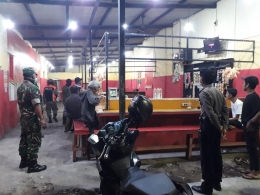 Petugas gabungan sisir wilayah Krembangan 