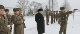 Kim Jong Un saat meninjau langsung latihan perang Korea Utara. @Dailycaller