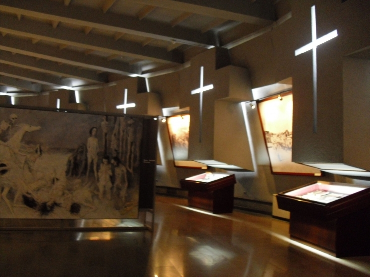 Interior Armenian Genocide Museum, Yerevan, 2012. Foto oleh Ajeng Arainikasih