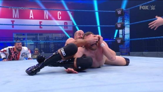Pertandingan antara Cesaro vs Daniel Bryan saat acara mingguan SmackDown di WWE Performance Centre