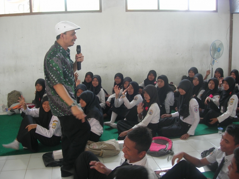 Kegiatan Sekolah Keliling Insan Hakim Bekerja sama dengan Bank BNI Syariah, doc. pribadi