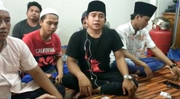  Bapak Muhamad dan teman-teman