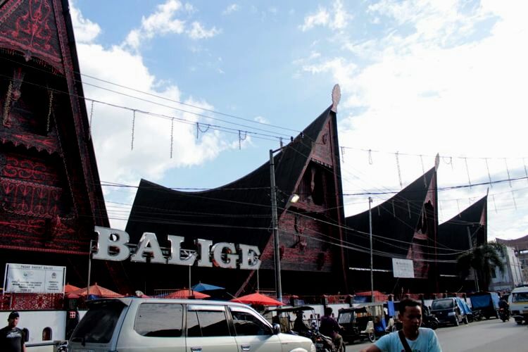 Pasar (Onan) Balige, Toba (Foto: kompas.com)