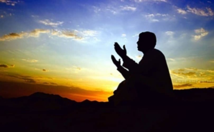 Ilustrasi https://muslim.or.id/26976-derajat-hadits-mengusap-wajah-setelah-berdoa.html