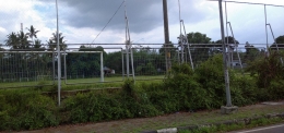 Lapangan sepakbola Tingkir dilihat dari pinggiran jalan: Dok. Pribadi / Yunita Kristanti