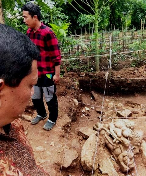 Arca Kepala Kala Temuan Terkini di Candi Kebo Ireng Arca Kepala Kala Temuan Terkini di Candi Kebo Ireng