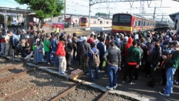 Penumpukan Penumpang KRL di Bogor (Sumber: ANTARA FOTO)