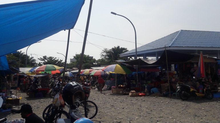 Aktivitas di Pasar Sentral Bungku