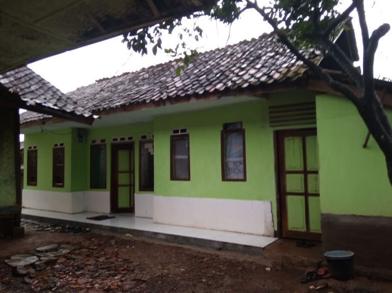 Rumah yang telah direnovasi dari bantuan UPK DAPM Pagerageung (Dok. pribadi)