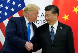 Presiden Amerika Serikat (AS) Donald Trump dan Presiden China melakukan pertemuan secara khusus di sela-sela Konferensi Tingkat Tinggi (KTT) G-20 di Osaka, Jepang, Sabtu (29/6/2019). Foto : REUTERS/Kevin Lamarque.