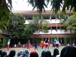Classmeeting Bola basket yang dilakukan oleh siswi SMK N 50 Jakarta, dokkpri