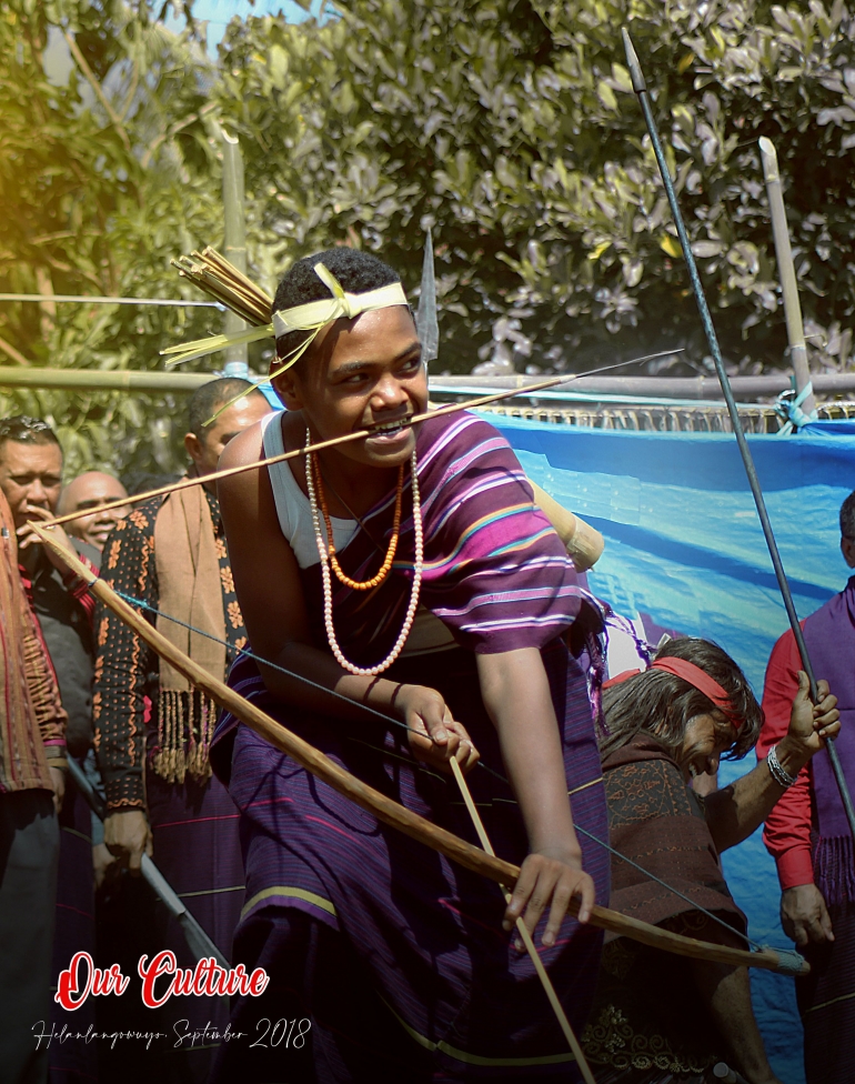 Tarian Perang dari Adonara, Pesona Budaya Flores Timur, Provinsi Nusa Tenggara Timur. (Foto/Tarwan Stanislaus)