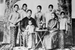 Keluarga RA Kartini. (sumber gambar : https://regional.kompas.com/)