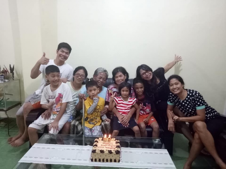 Foto Saat Ultah Mama | Dokumentasi Silvani Duma