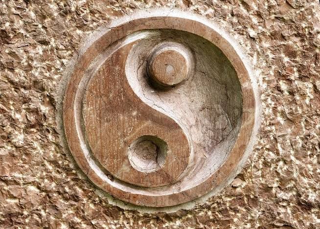 Yin-yang Simbol Keseimbangan (Sumber : pixabay.com)