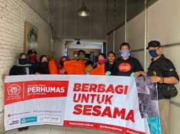 PERHUMAS Bandung berbagi untuk sesama. Dok PERHUMAS Bandung