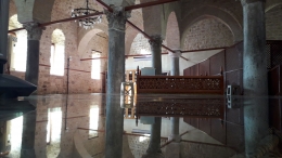 Salah Satu Sudut di Masjid Yivliminare (Dokumen Rasawulan Sari Widuri)