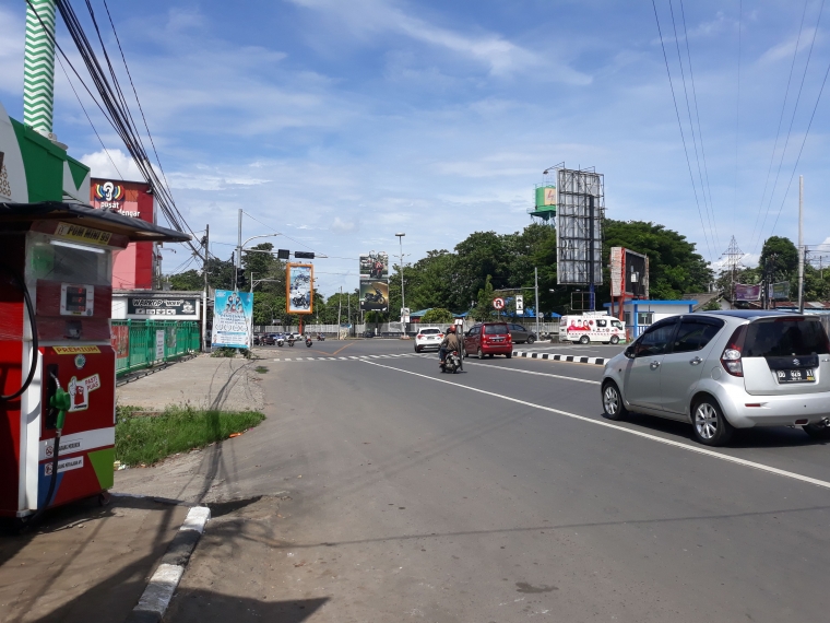 Simpang tiga perintis kemerdekaan - abdullah dg sirua terlihat lengang|Sumber imansyahrukka