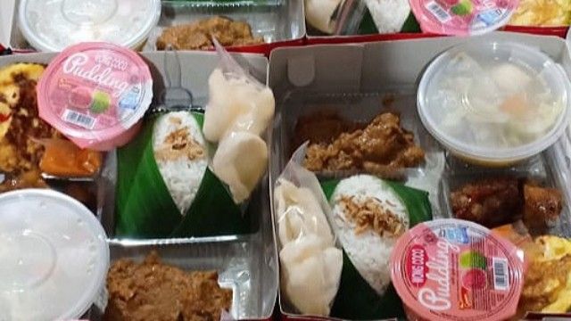 Makanan bergizi berupa nasi dus untuk ODP (26/04/20).