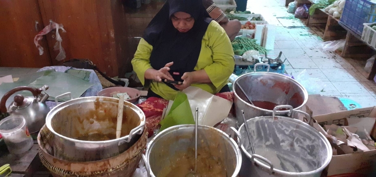 Gesti, penjual jenang legendaris dari Pasar Lempuyangan Yogyakarta| Dok. pribadi/Thomas panji