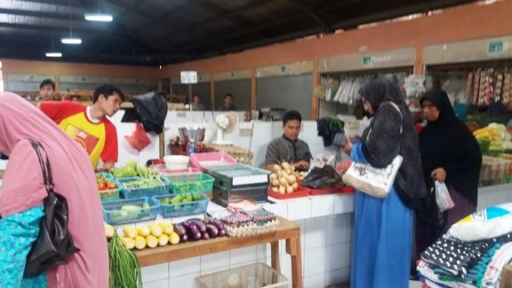 Harga bahan pangan selalu fluktuatif selama Ramadan, terlebih di saat pandemi seperti ini (Dokpri)