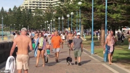 Pantai Coogee, Sydney, Australia, April 25, 2020 (sumber: dailymail.co.uk)