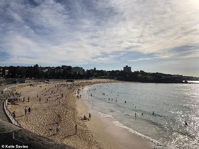 Coogee Beach, Sydney, Australia, April 26, 2020 (sumber: dailymail.co.uk)
