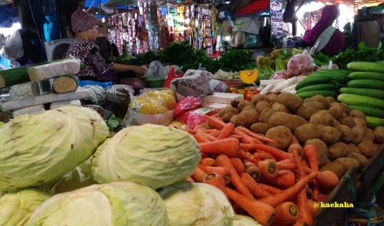 Ragam Sayuran Gunung di Pasar Gambut | @kaekaha