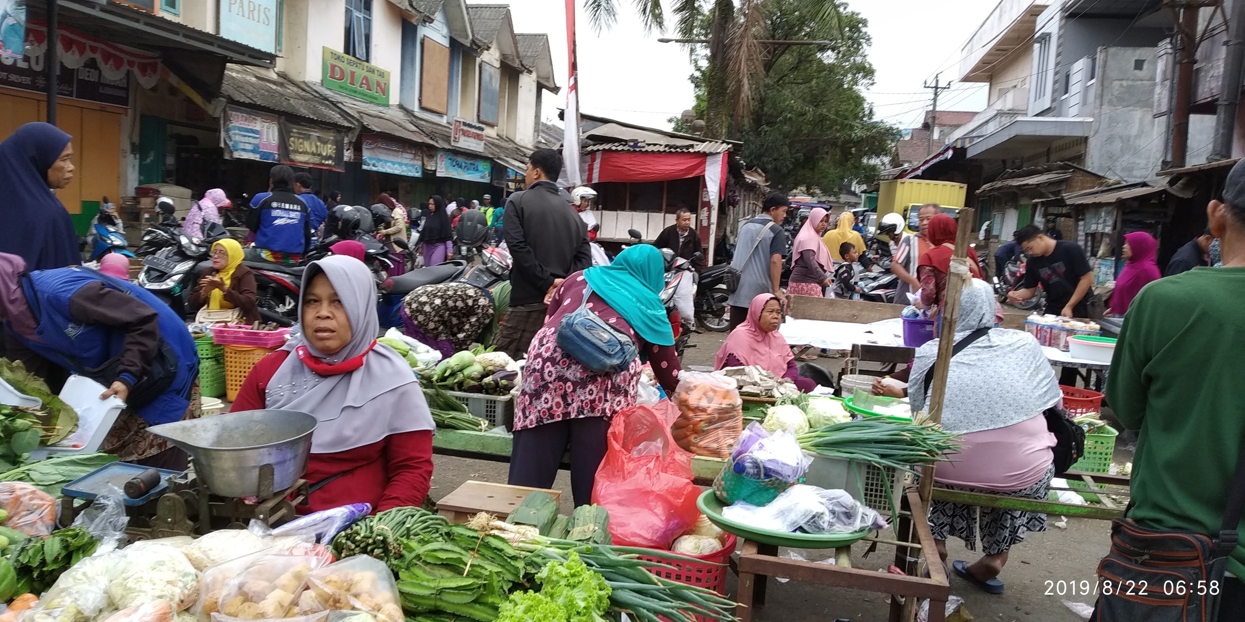 Keterangan foto : suasana pasar Ajibarang Kabupaten Banyumas | dokumentasi pribadi