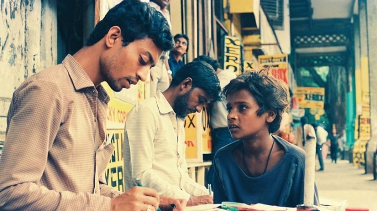 Akting Khan di awal karirnya di film Salaam Bombay 1987. Photo : Sooni Taraporevala